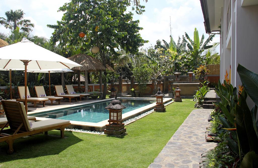 Papaya Guesthouse Canggu  Exterior photo