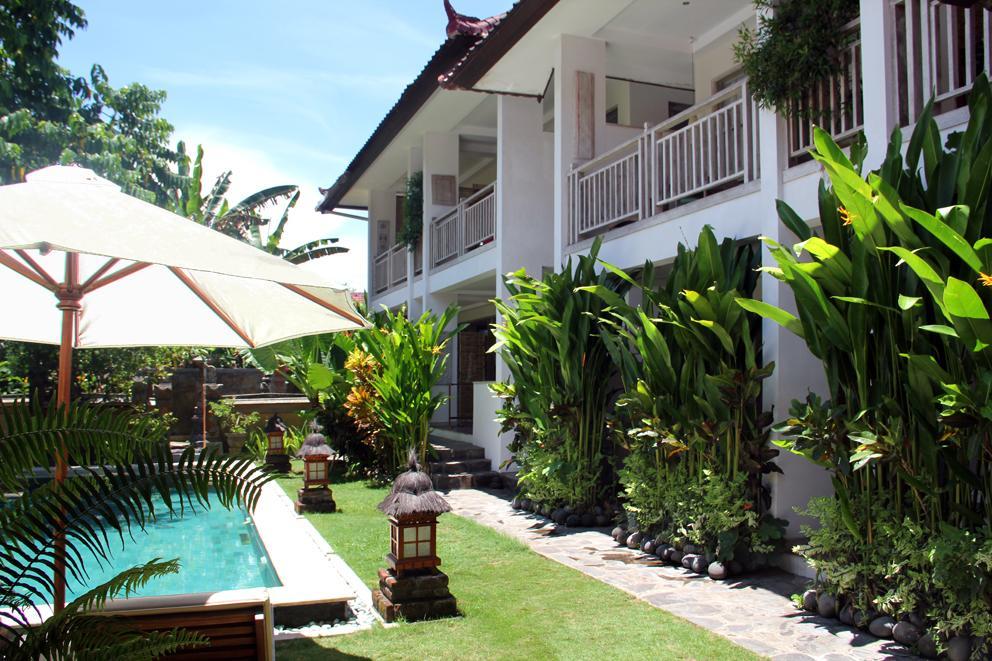 Papaya Guesthouse Canggu  Exterior photo